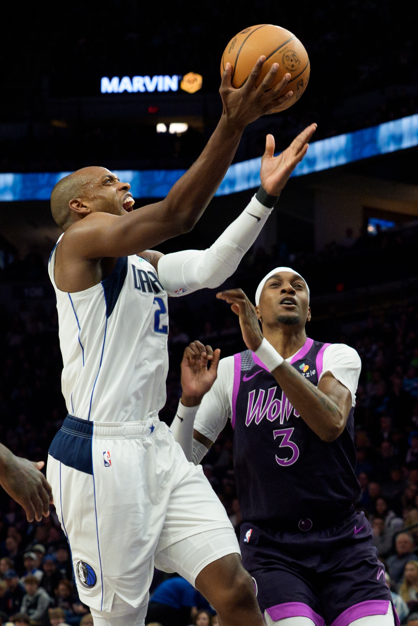 世界赛官网-Stein：米德尔顿留队保留鸟权创造休赛期签换可能 侠队也有意续约