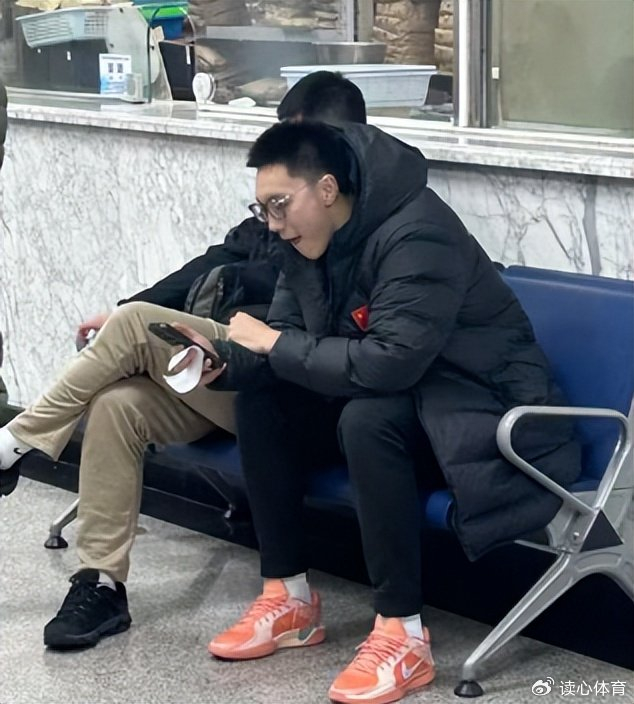 直播入口-广东1喜2忧,上海核心即将归队,山东官宣第4外援,福建1签1裁|古德温|山东队|约翰逊|广东男篮|广东宏远_新浪体育_新浪新闻